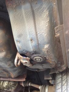 Auch die Reserveradmulde hat schon bessere Zeiten gesehen.